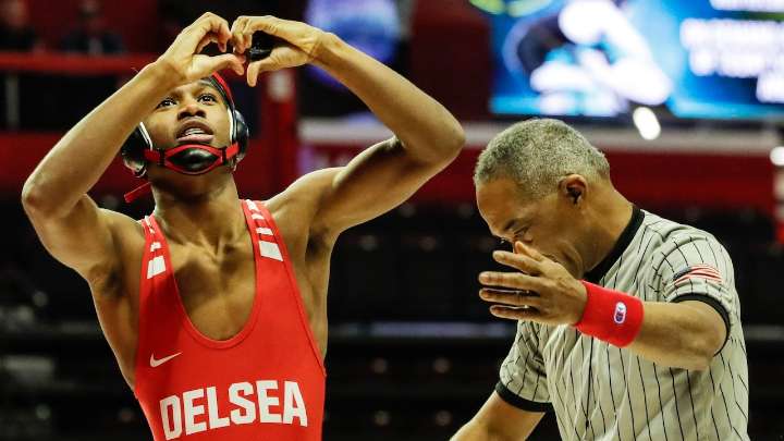 Wrestling: Results, recaps & links for Fri.