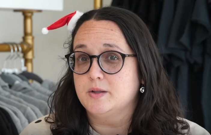 How doing your holiday shopping in Canada could save you a few bucks