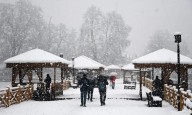 Surviving the Chill: How kashmiris learned to live with winter 