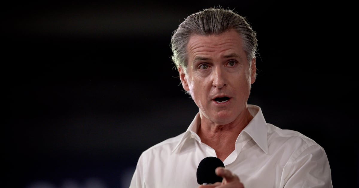 Gavin Newsom Savages Trump’s ‘Walk of Fame’ With Mock Replacement