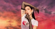 Captan a Dua Lipa comiendo tacos ¿Visitó su taquería ubicada en la CDMX?