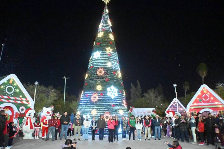 Con nevada mágica inauguran la Estación Navidad en Frontera