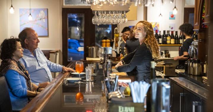 Vinea Courtyard Kitchen is now open on Daniel Island in SC