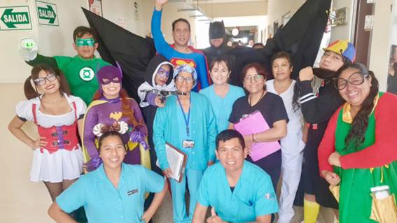 Superhéroes visitaron a pacientes de Hospital María Auxiliadora