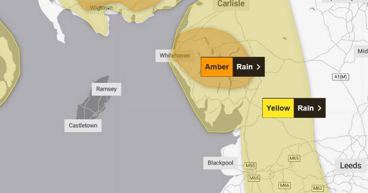 Exact times Met Office forecasts heavy rain to hit Greater Manchester as weather warnings in force for North West