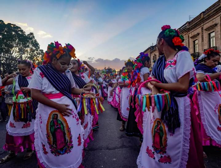GALERÍA | Peregrinación guadalupana llena de colores y música el centro de Morelia
