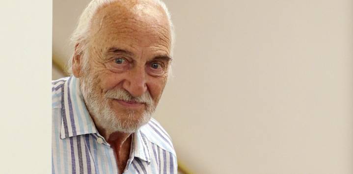 Héctor Alterio, por él mismo: el recuerdo de su padre partisano, el club Chacarita y su mirada desde la madurez