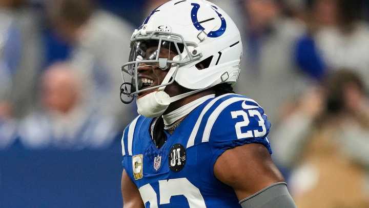 Walter Payton Man of the Year: Kenny Moore is Colts' community award winner