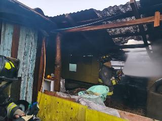 Incendio estructural movilizó al Cuerpo de Bomberos de Peumo