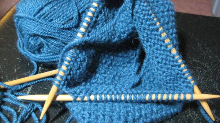 Mennonite Town Implements Needle Exchange Program for Knitting