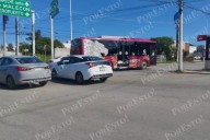 Campeche: Automóvil se pasa el alto y termina chocando al Ko´ox