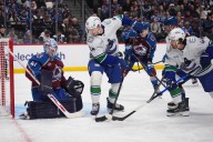 Nathan MacKinnon, Avalanche keep hot start rolling with win against Canucks