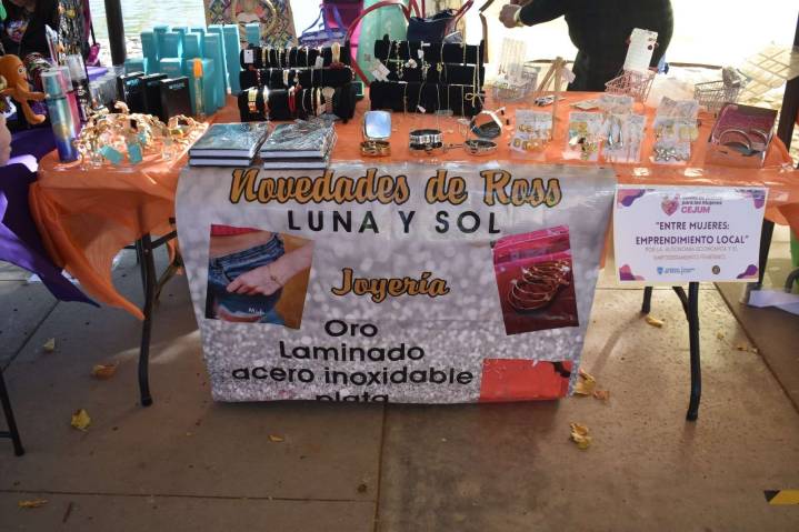 Organiza CEJUM emprendimiento local "Entre Mujeres" en el Parque Central