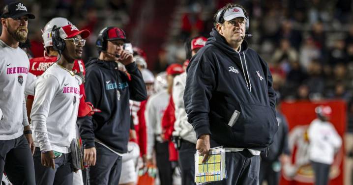 New Mexico, Jason Eck agree to new five