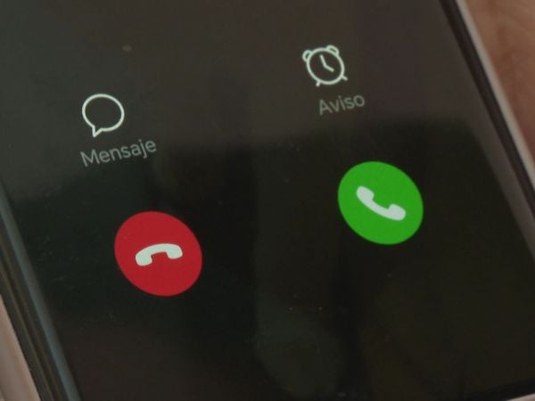 Aprueban Ley que prohíbe uso de celulares en clases