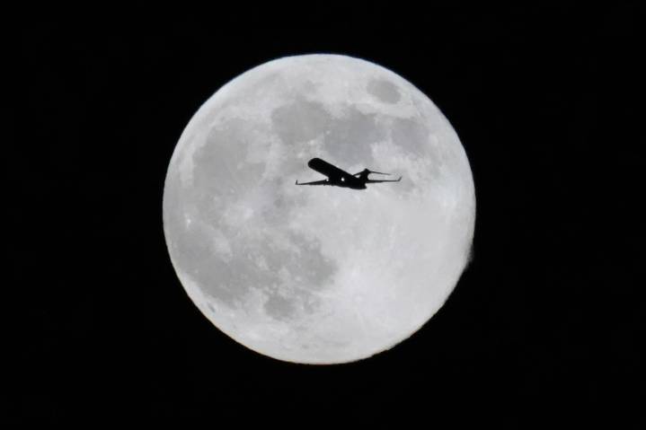 Photos Show Supermoon Light Up the Skies Across the US