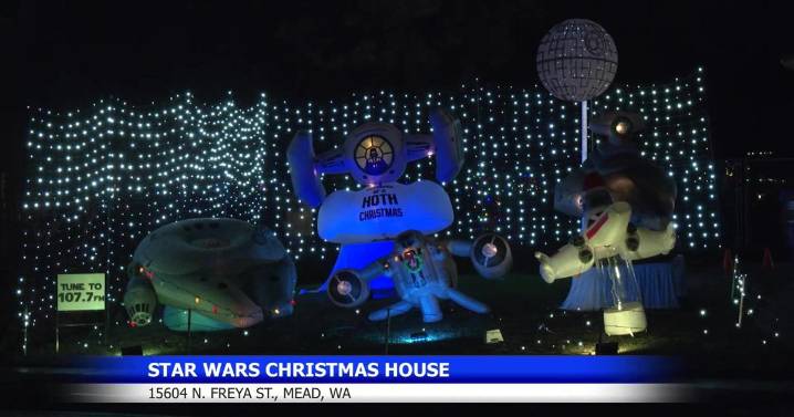 Star Wars-themed Christmas display lights up Mead