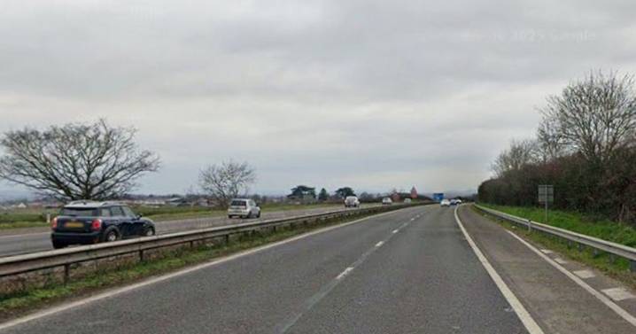 LIVE: Traffic backs up as motorway partially blocked