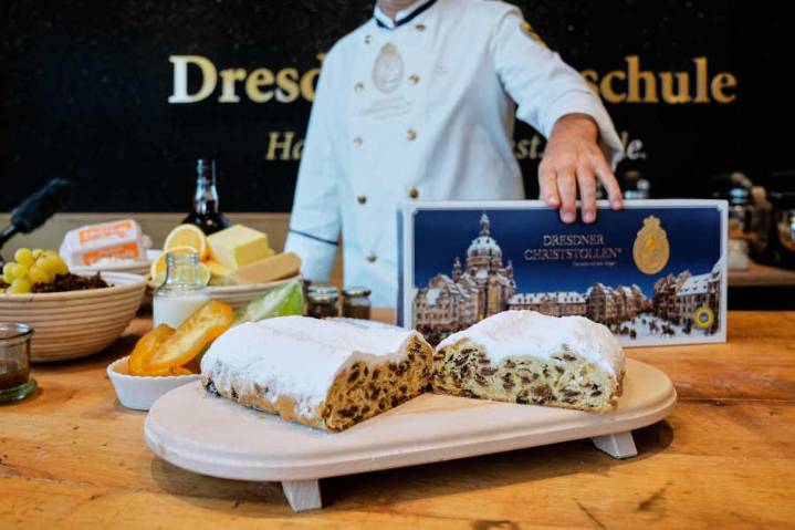 German bakers bring Christmas specialty to life