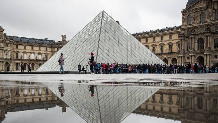 Museo del Louvre: se arruinaron cientos de documentos egipcios por una pérdida de agua