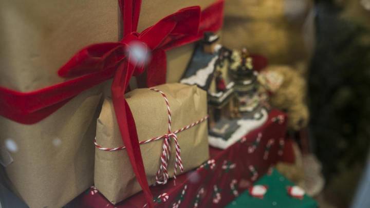 La mitad de los españoles sufre económicamente para llegar a la Navidad y aun así el 73% admite que acabará comprando algo que no tenía previsto