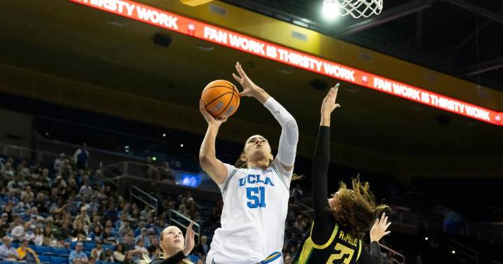 Lauren Betts helps No. 3 UCLA pummel Oregon in Big Ten opener