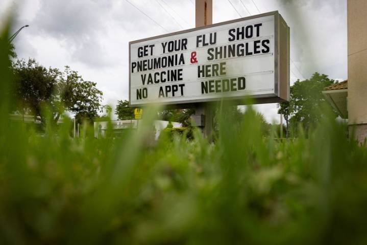 Health Rounds: Shingles vaccine reduces risk of death from dementia, study finds