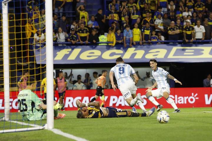 Racing ganó en La Bombonera y es finalista del Torneo Clausura