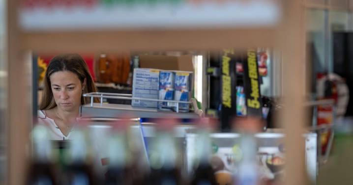 Albuquerque waives fees, eases rules to bring more neighborhood markets to food deserts