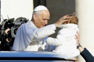 Il Natale secondo Papa Leone XIV: meno consumi, più umanità