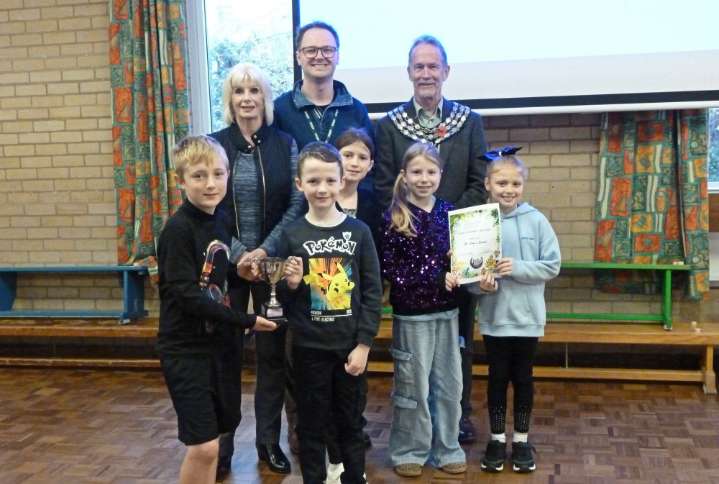 Kenilworth in Bloom presents 2025 School Awards | Local Features | News 