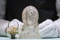 Huevo Fabergé de cristal hecho para la realeza rusa alcanza precio récord de $30,2 millones