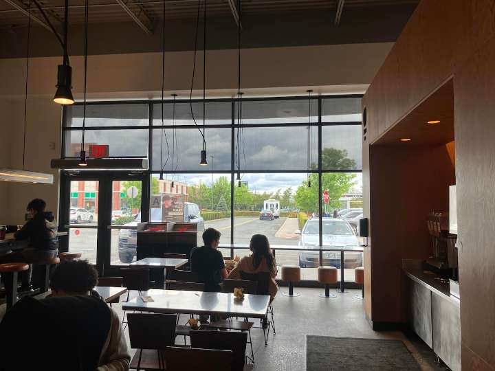 Chipotle temporarily closes Staten Island Mall location