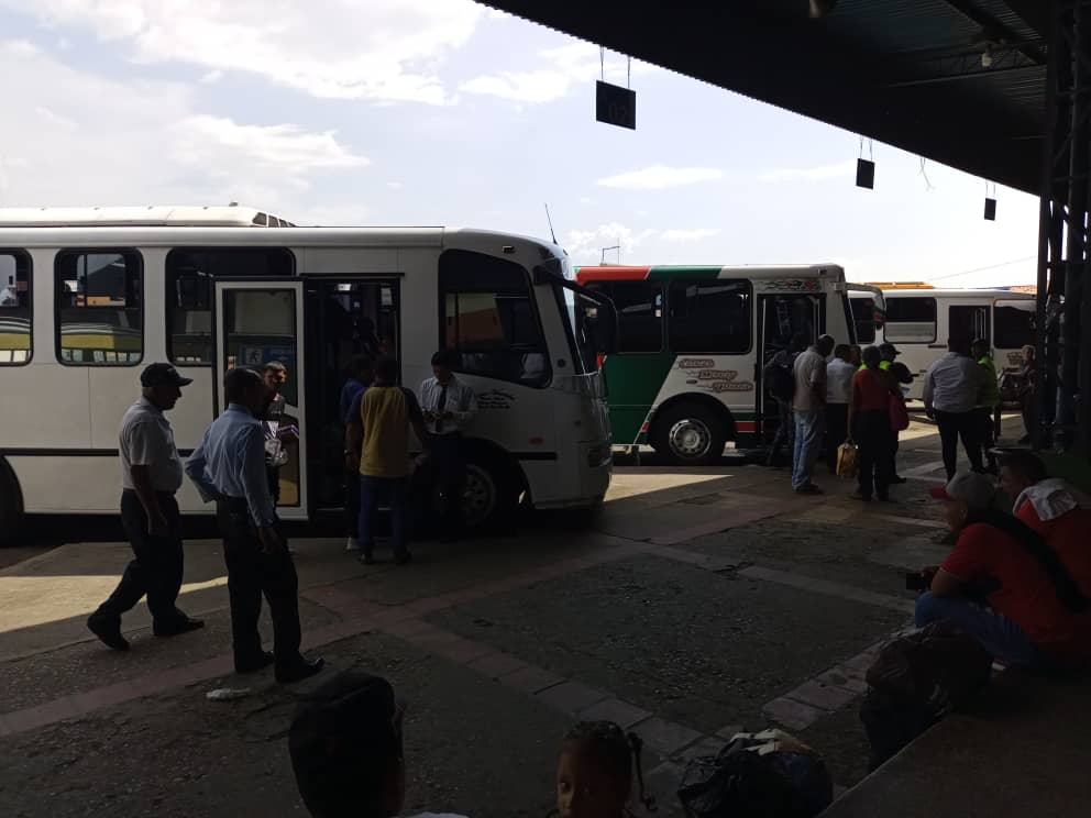 Gobernadora de Aragua ofreció información ante presunto aumento de pasaje en la entidad 1 de diciembre de 2025 | País La información se dio a conocer durante un recorrido por los espacios del Zoológic