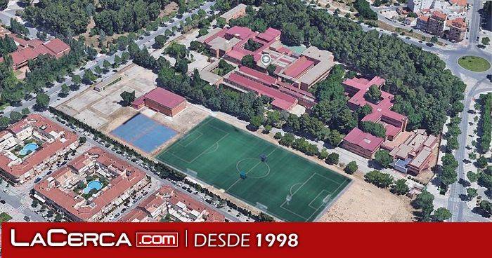 La Junta cederá al Consistorio albaceteño una parcela en el IES 'Universidad Laboral' para hacer un nuevo campo de fútbol