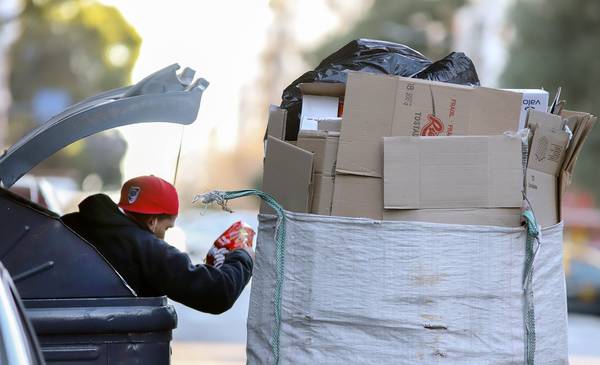 La UCA contradice al Gobierno: 3 de cada 4 personas no salieron de la pobreza