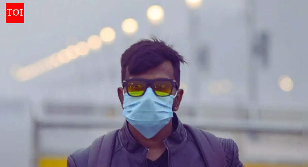 Delhi chokes on ‘Severe plus’ AQI: Smog engulfs city, low visibility; key points