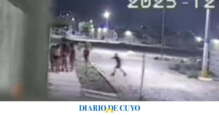 Un sujeto le apuntó a un niño con un arma para robarle el celular: “Mi hijo no quiere salir solo a la calle”