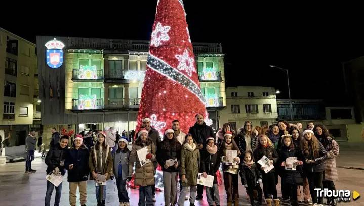 Guijuelo inaugura la Navidad con el encendido oficial de luces y un Belén de más de 1.000 piezas