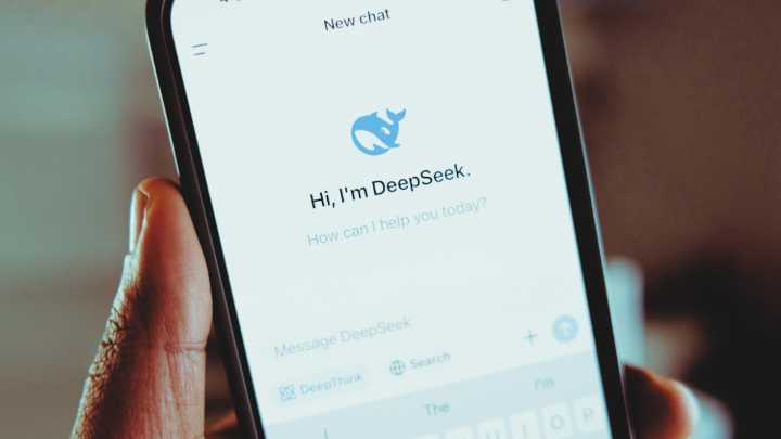 DeepSeek irrumpe con IA de "nivel GPT-5" y capacidades matemáticas olímpicas