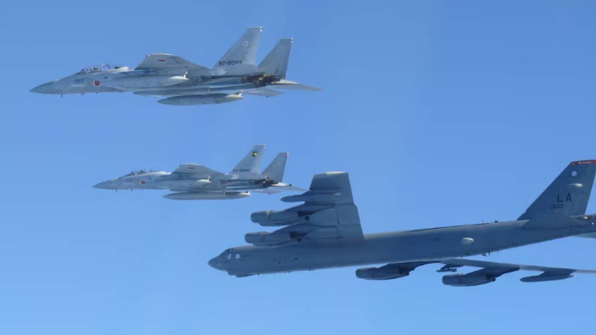 US Bombers Join Japanese Jets in Show of Force After China