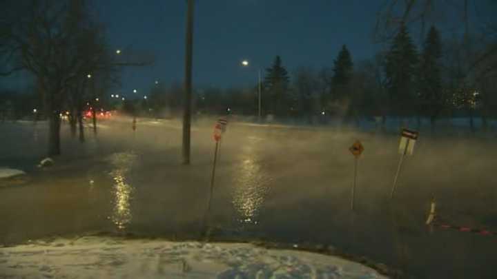 North Winnipeg residents asked to check water after major Main Street water main break