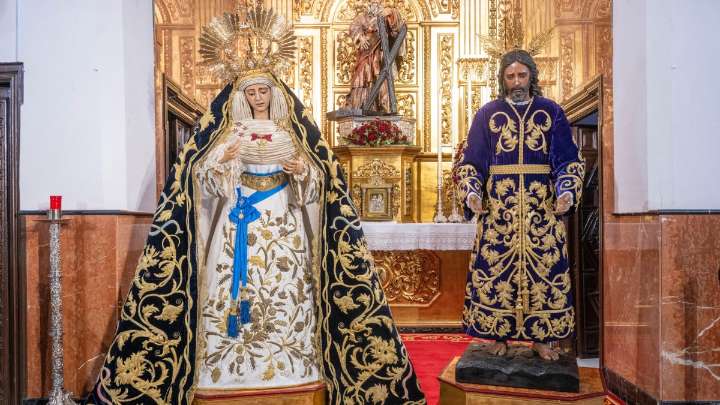 Los Panaderos reponen al culto a sus titulares tras labores de mantenimiento