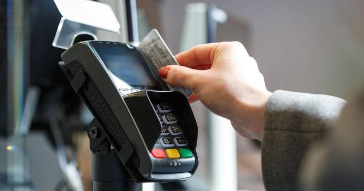 Cedar Rapids police find credit card skimmers at Family Dollar; shoppers urged to check accounts