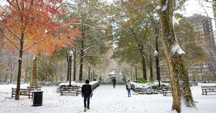 How common is snow in the Philly area in December?