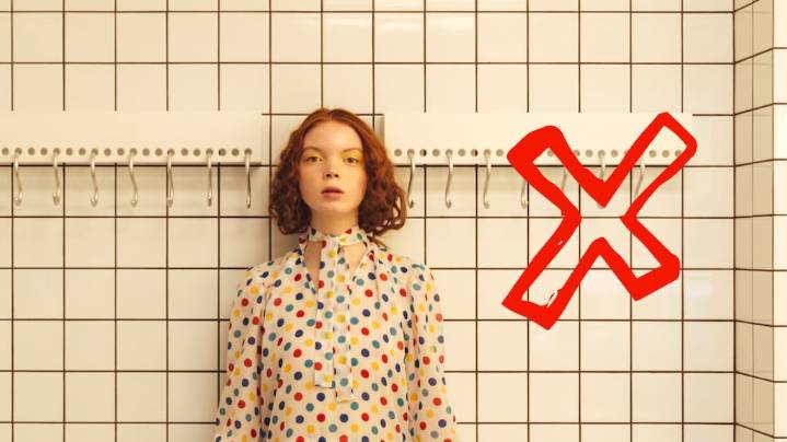 Sin cerámicos ni venecitas: el nuevo revestimiento que será furor en los baños este 2026