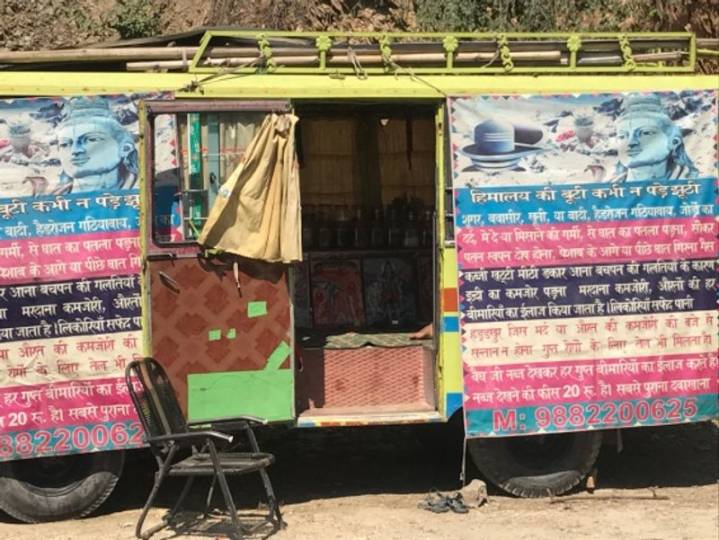 Woman dies as quack uses YouTube to perform surgery in UP's Barabanki