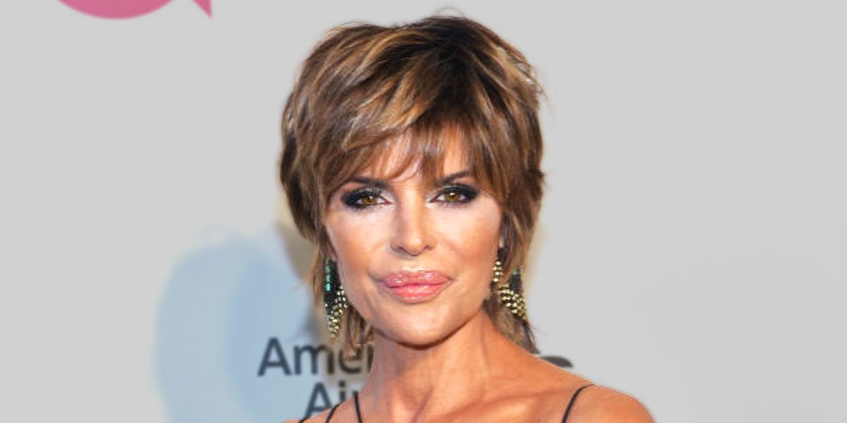 Lisa Rinna Is Unrecognizable As She Debuts New Hair Color