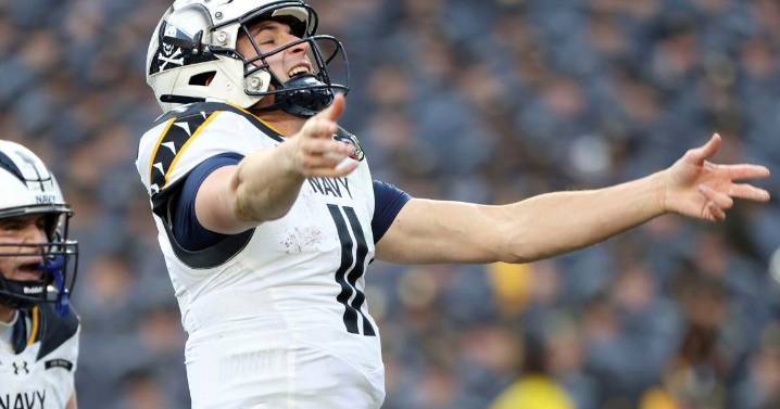 Horvath to Heidenreich on 4th-and-goal leads No. 22 Navy to a 17