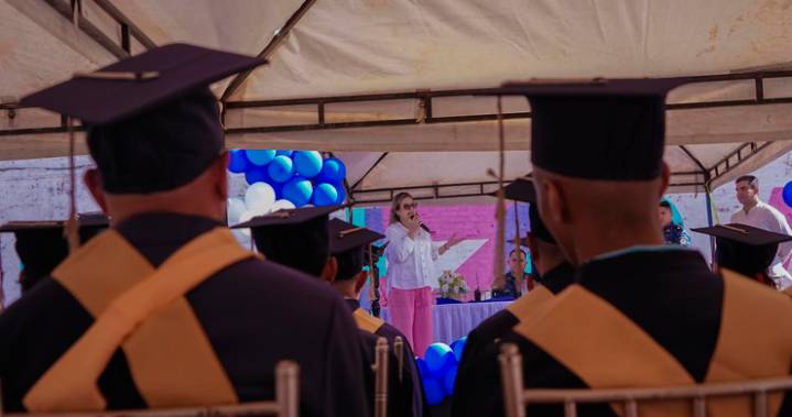 Más de 30 reclusos se graduaron de bachiller y primaria en la Judicial